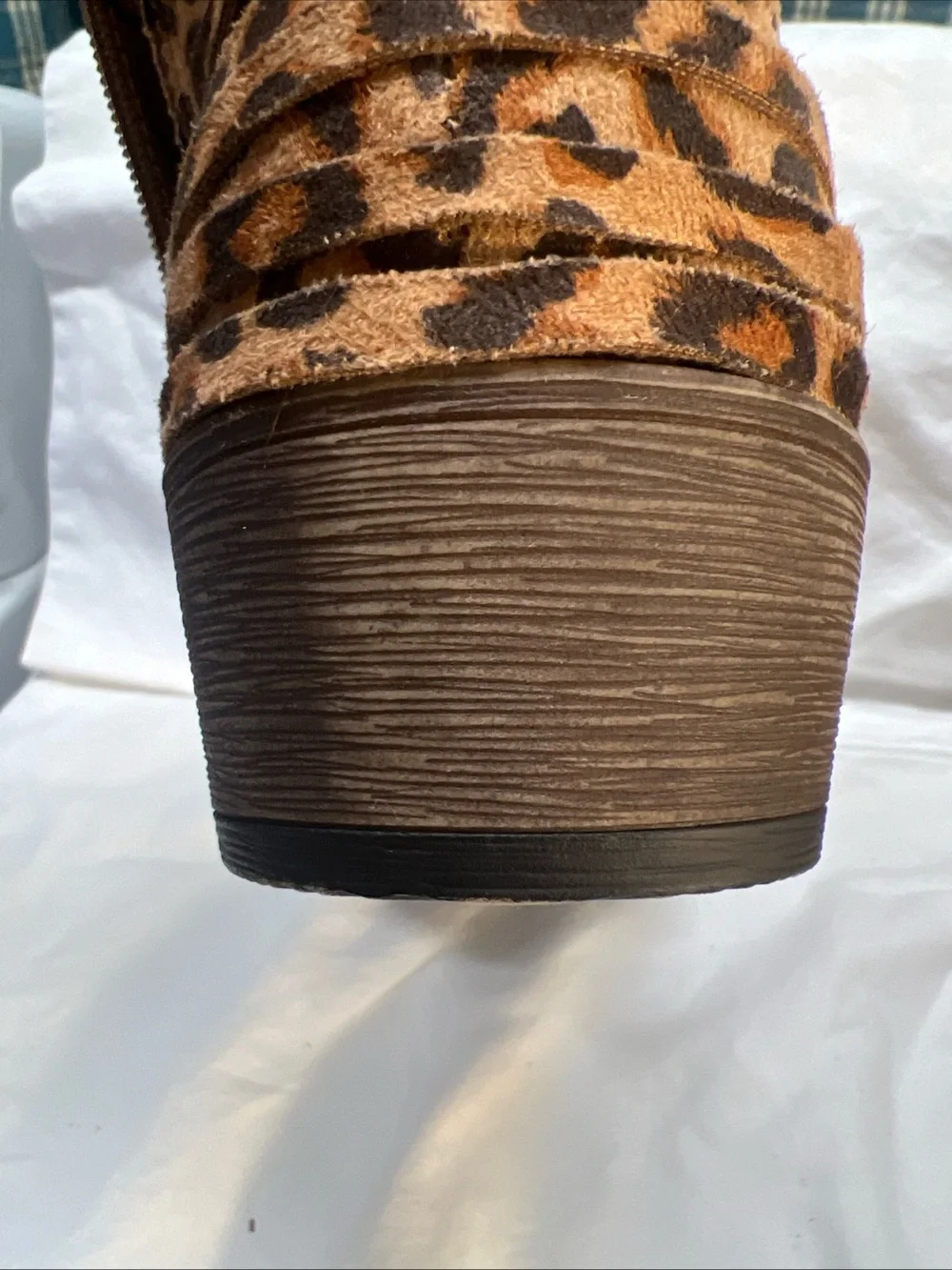 Very G Leopard Print Back Ankle Booties Women’s Size 8.5 Western Chic